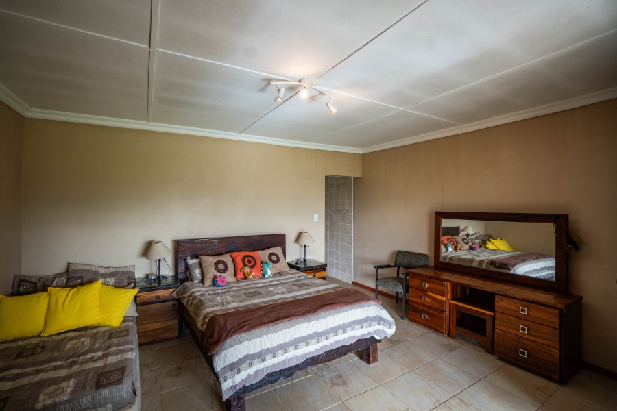 5 Bedroom Property for Sale in Grahamstown Rural Eastern Cape